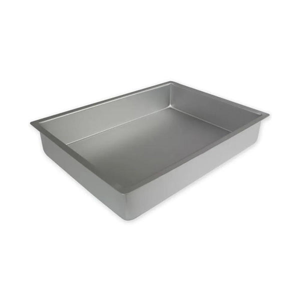 Aluminium Rectangle Cake Pan 45.72 x 30.48 x 7.62 cm   HorecaStore