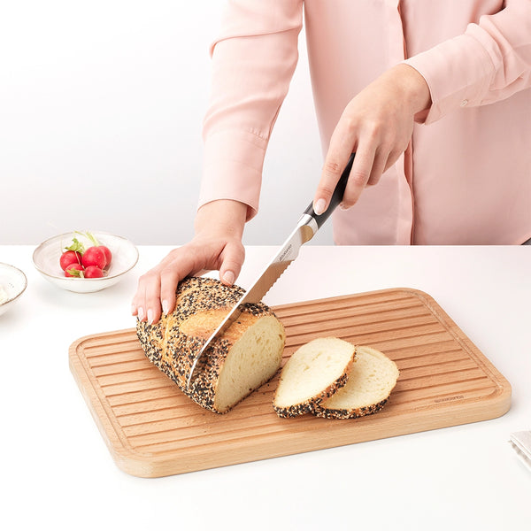 brabantia-chopping-wooden-board-for-bread