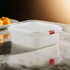 Rubber Plas Tech Polypropylene GN 1/6 Container With Lid 6.5 cm deep