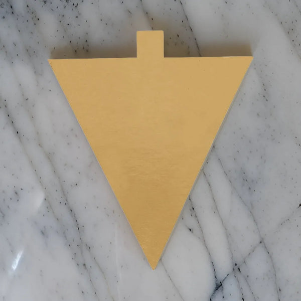 hotpack gold triangular cake board with handle 12 cm 100 pcs