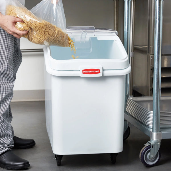 rubbermaid ingredient bin with scoop 116l