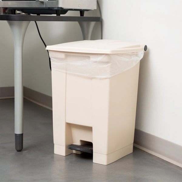 rubbermaid 45l step on legacy container beige